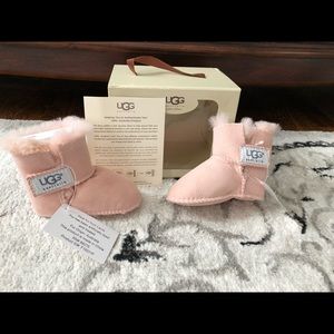 Authentic infant Uggs baby booties SZ 2/3